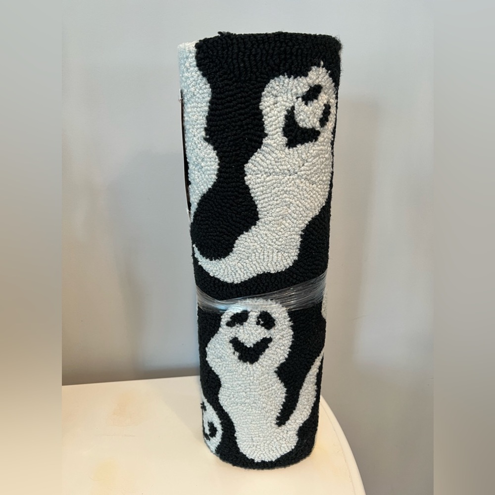 Loloi Halloween Ghost Runner Rug